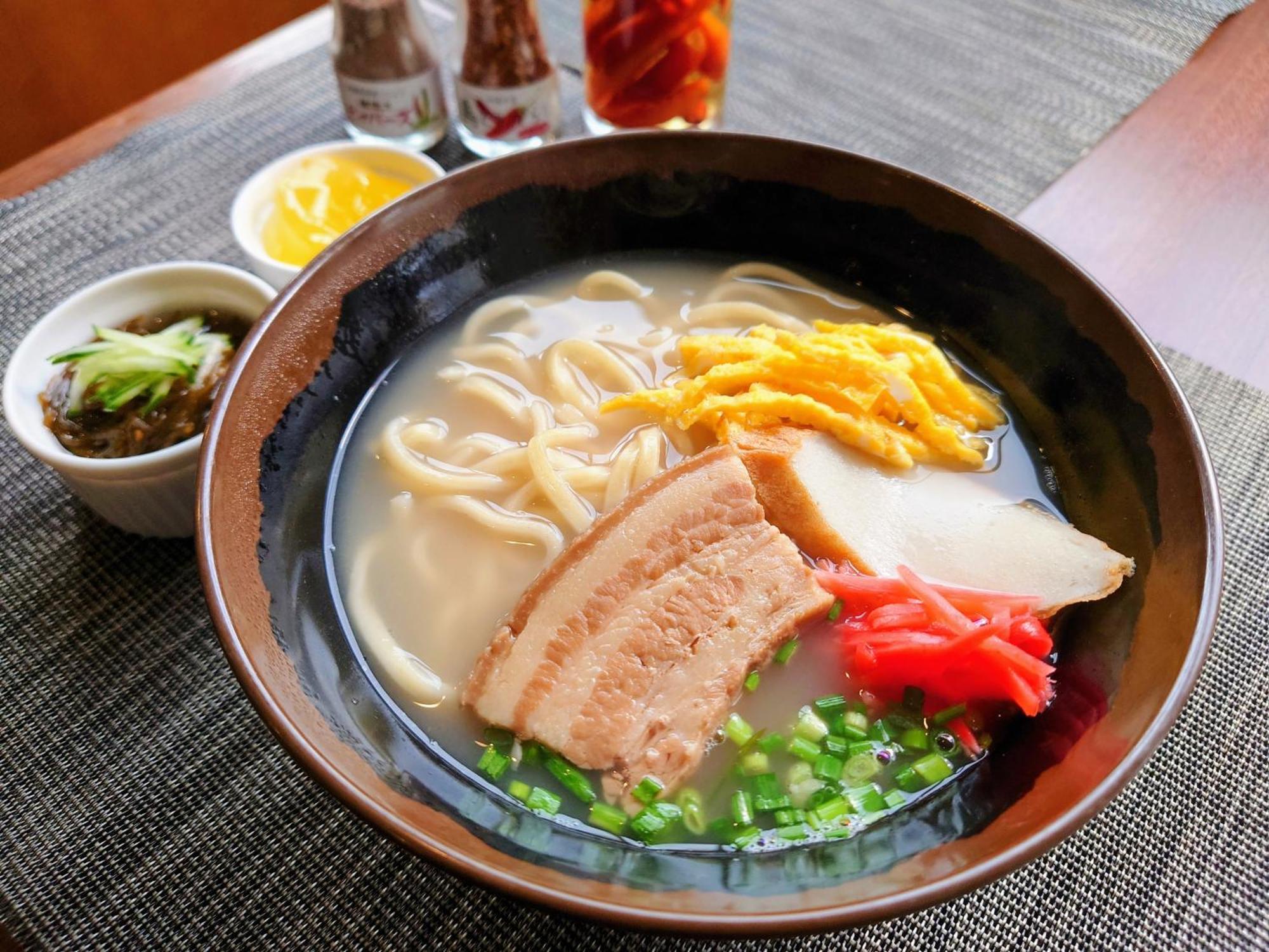 Okinawa Hotel Precia Naha Exteriör bild