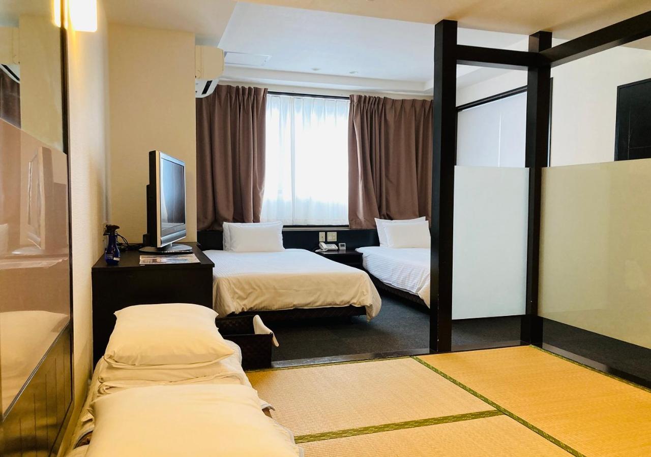 Okinawa Hotel Precia Naha Rum bild